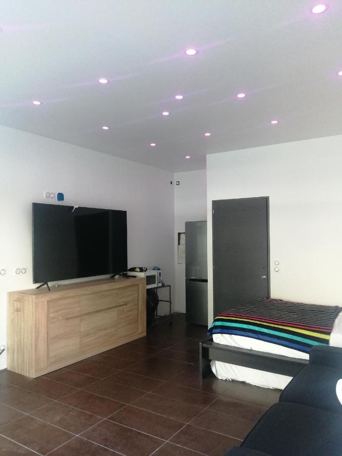 Love 3 Agde Exterior photo